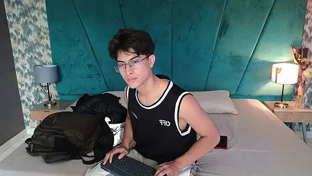 Aaron Eze online show from 02/26/26, 08:31