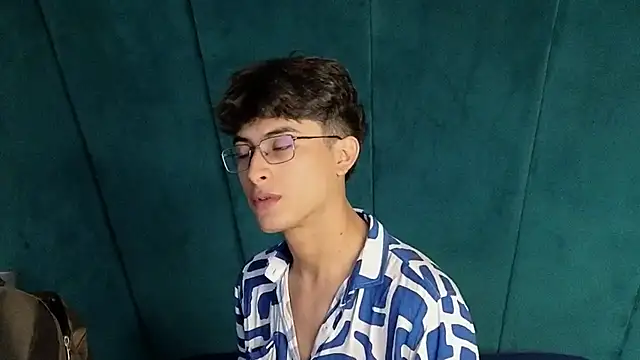 Aaron Eze online show from 11/20/25, 09:04