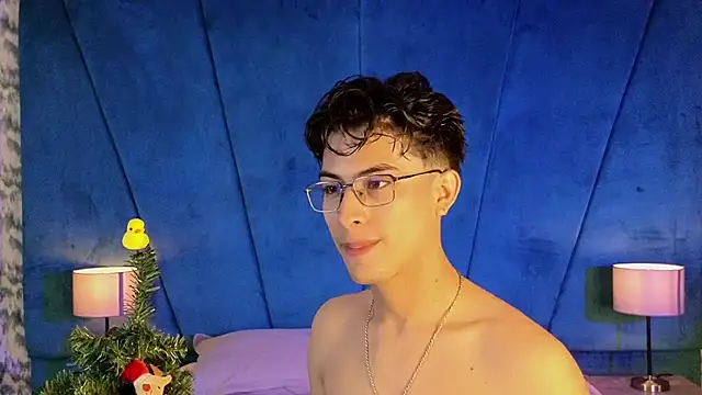 Aaron Eze online show from 12/04/25, 11:48