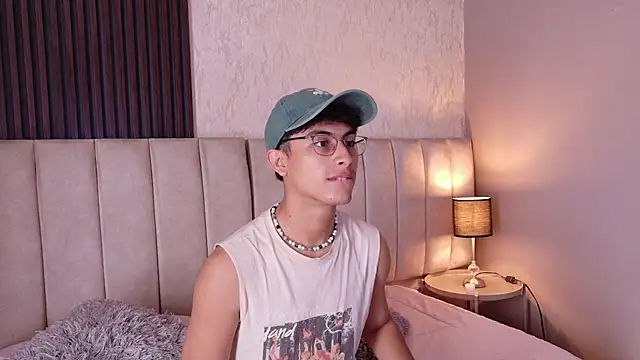 Aaron Eze online show from 01/08/26, 08:04