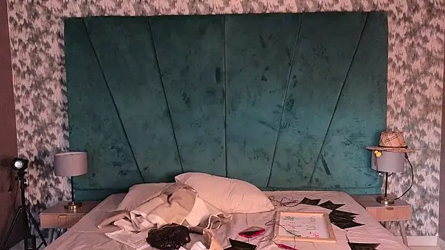 Aaron Eze online show from 04/03/26, 12:11