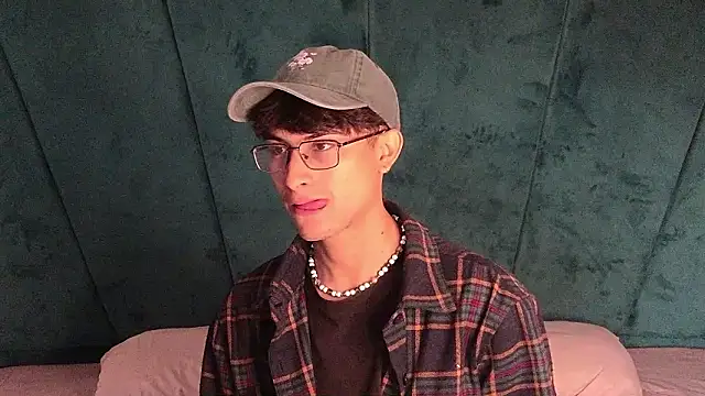 Aaron Eze online show from 03/26/26, 12:14