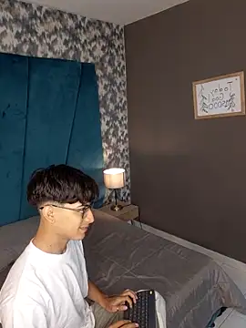 Aaron Eze online show from 03/06/26, 12:11