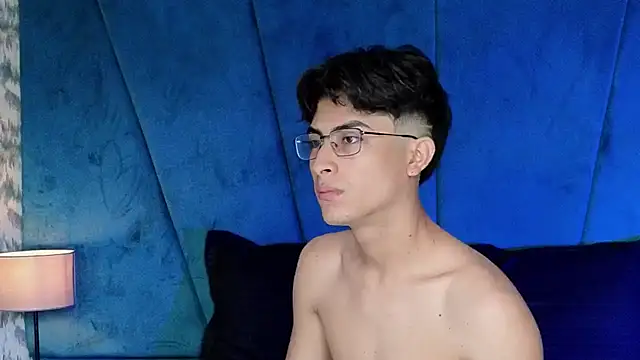 Aaron Eze online show from 11/07/25, 07:07