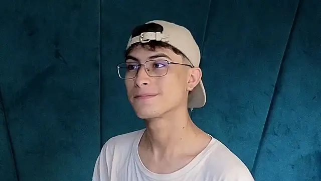 Aaron Eze online show from 11/08/25, 08:01