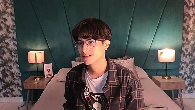 Aaron Eze online show from 05/15/26, 12:58