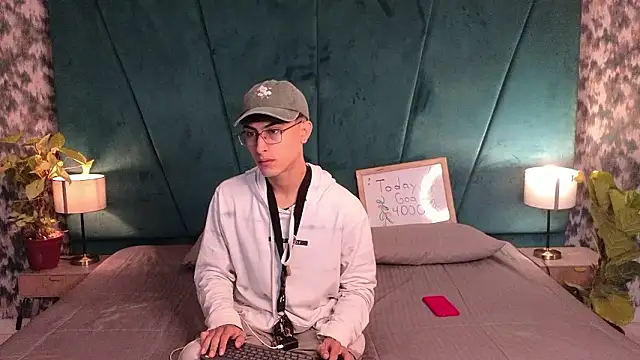 Aaron Eze online show from 03/07/26, 11:49