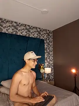 Aaron Eze online show from 02/17/26, 09:45