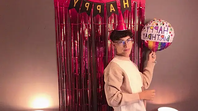 Aaron Eze online show from 04/08/26, 12:39