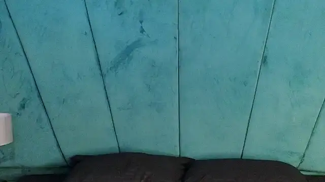 Aaron Eze online show from 10/22/25, 09:24