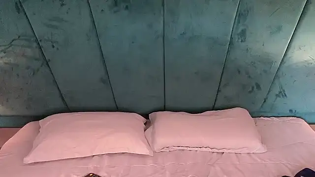 Aaron Eze online show from 04/15/26, 02:21