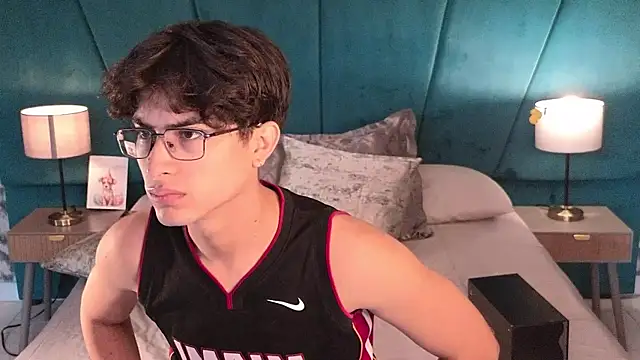 Aaron Eze online show from 05/16/26, 12:37