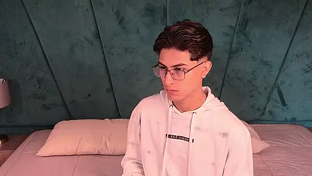 Aaron Eze online show from 03/31/26, 12:29