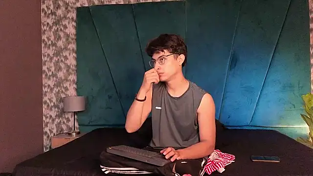 Aaron Eze online show from 01/18/26, 09:07