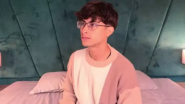 Aaron Eze online show from 04/14/26, 12:32