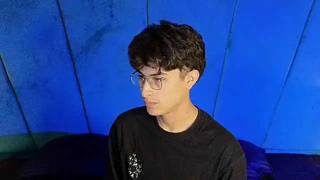 Aaron Eze online show from 10/25/25, 09:15