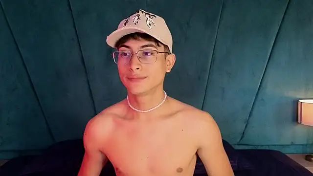 Aaron Eze online show from 11/21/25, 08:19