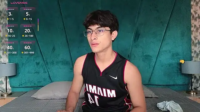 Aaron Eze online show from 02/04/26, 08:37