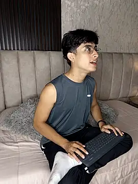 Aaron Eze online show from 01/06/26, 07:29