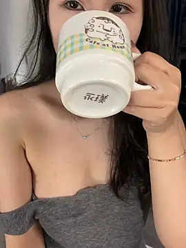 littlesluttycat online show from 04/05/26, 12:06