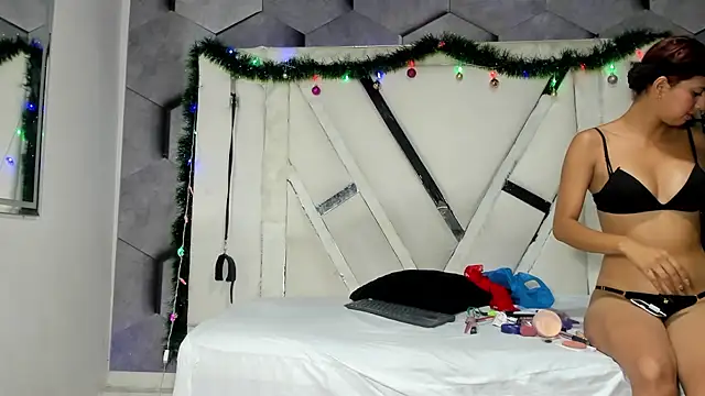 NicollAndJulian online show from 11/28/25, 01:22