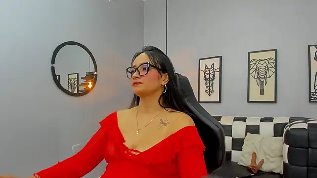 AlexandraMilff online show from 11/29/25, 11:49