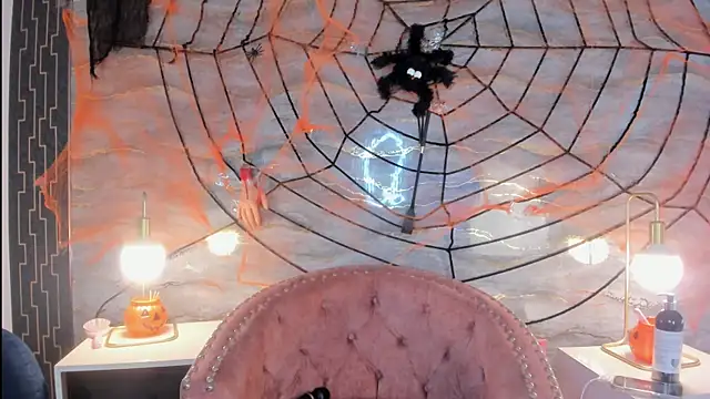 lilithst  online show from 10/20/25, 08:53