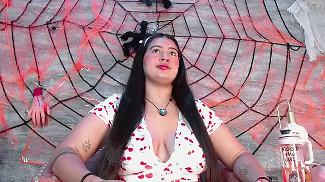 lilithst  online show from 10/25/25, 09:15