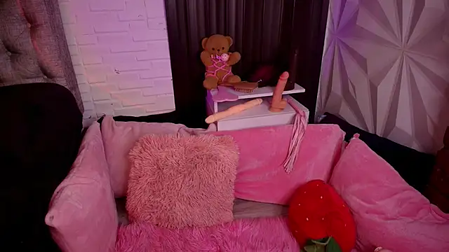 LiliBundy online show from 11/13/25, 04:38