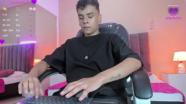 Xavier Fox    online show from 02/21/26, 08:33