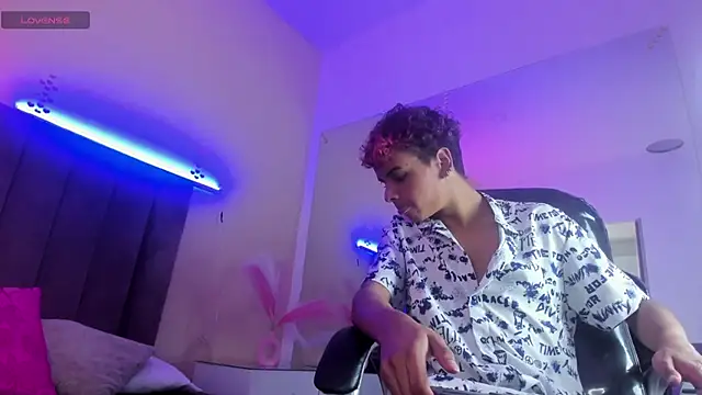 Xavier Fox    online show from 02/15/26, 01:54