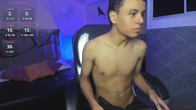 Xavier Fox    online show from 11/04/25, 03:54