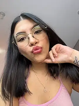 Julietalcl online show from 04/13/26, 08:57