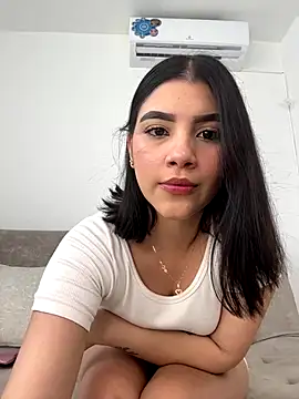 Julietalcl online show from 10/22/25, 09:03