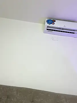 Julietalcl online show from 10/29/25, 09:25