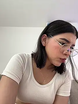 Julietalcl online show from 11/01/25, 09:08