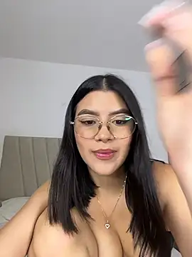 Snapshot of Julietalcl chatting on 02/28/26, 12:10 Julietalcl online show from 02/28/26, 12:10