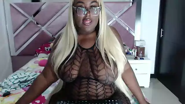 Snapshot of Antonellabigass chatting on 10/22/25, 04:56 Antonellabigass online show from 10/22/25, 04:56
