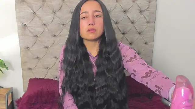 Snapshot of Samanta_Fischer chatting on 11/12/25, 11:25 Samanta Fischer online show from 11/12/25, 11:25