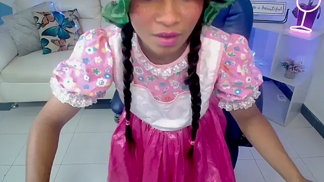 Miagreys1 online show from 10/31/25, 11:51