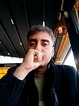 Snapshot of ahmetblk95 chatting on 11/29/25, 10:04 ahmetblk95 online show from 11/29/25, 10:04