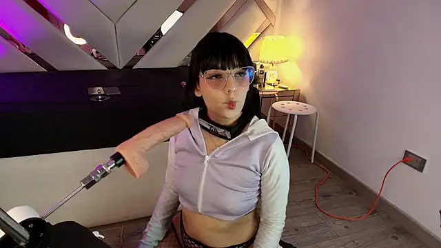 Snapshot of michelle_cutee_ chatting on 06/28/26, 08:15 michelle cutee online show from 06/28/26, 08:15
