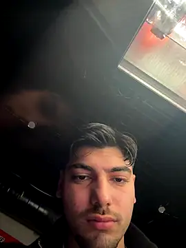 emir343475 online show from 11/05/25, 10:13