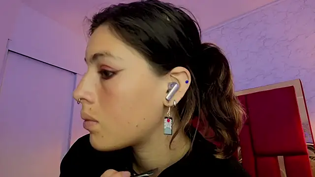 moon winy online show from 02/12/26, 02:44