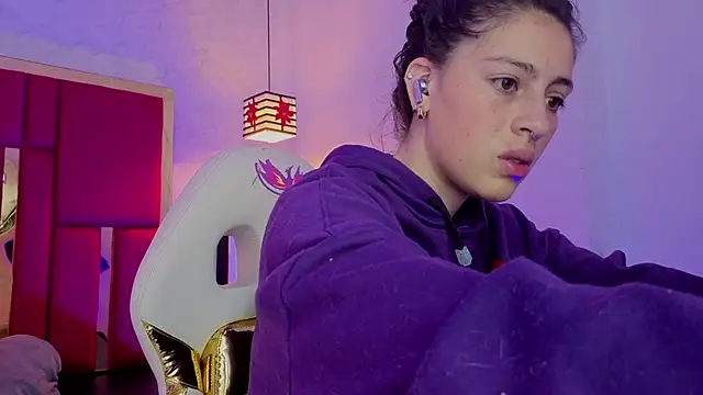 moon winy online show from 04/15/26, 11:38