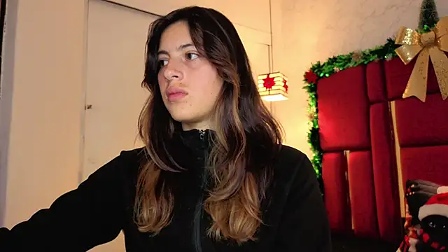 Snapshot of moon_winy chatting on 12/16/25, 11:14 moon winy online show from 12/16/25, 11:14