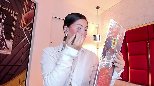 Snapshot of moon_winy chatting on 11/20/25, 11:33 moon winy online show from 11/20/25, 11:33