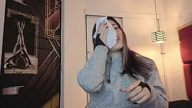 Snapshot of moon_winy chatting on 11/24/25, 11:32 moon winy online show from 11/24/25, 11:32