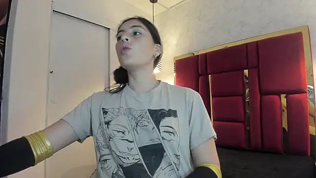 Snapshot of moon_winy chatting on 11/16/25, 11:59 moon winy online show from 11/16/25, 11:59