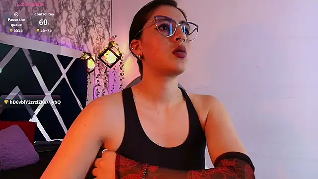 Snapshot of moon_winy chatting on 05/11/26, 04:15 moon winy online show from 05/11/26, 04:15